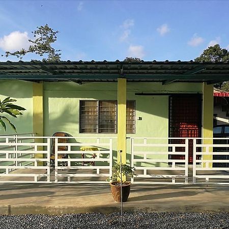 Chalet Desa Halban Kangar Eksteriør billede